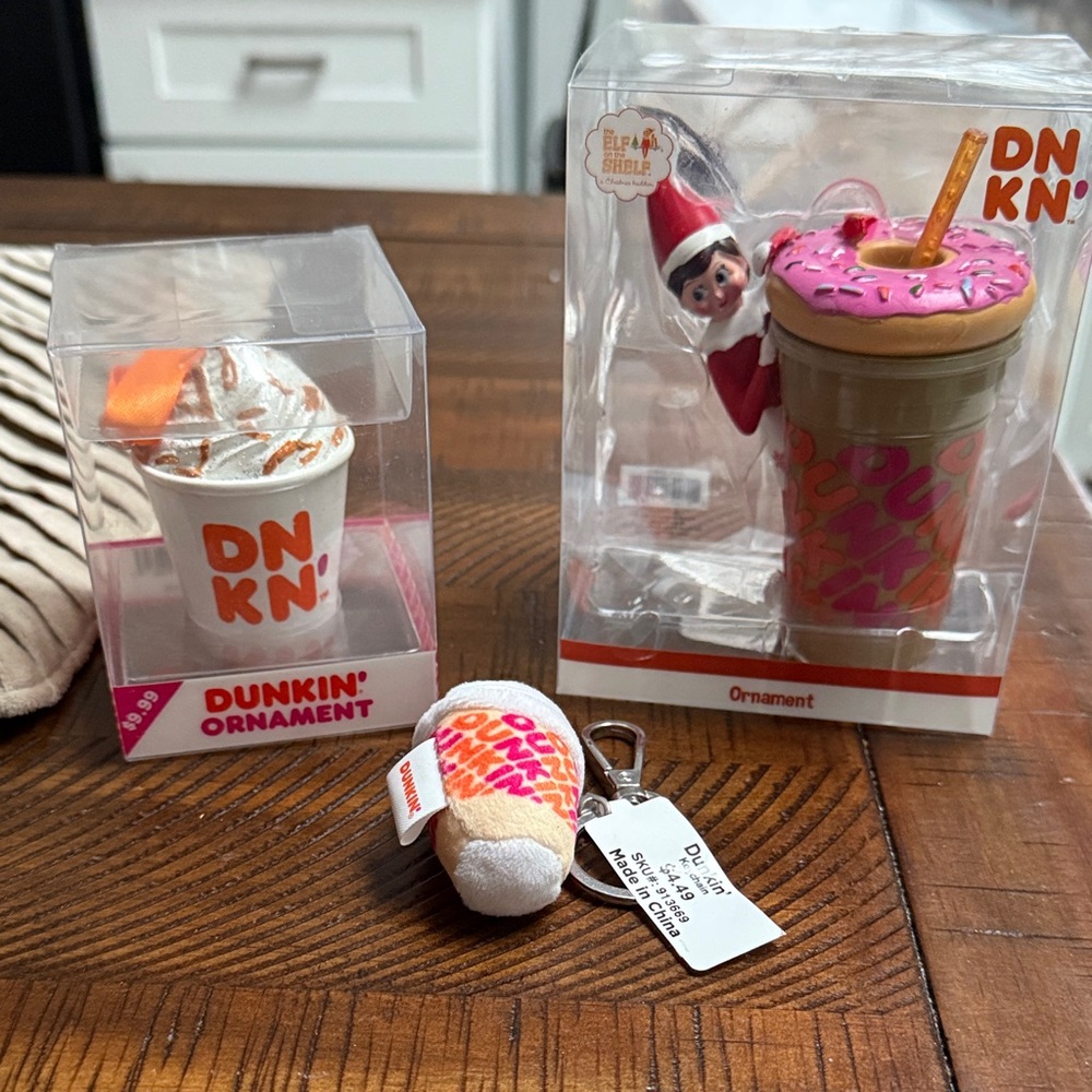 Dunkin' Holiday Ornament Set